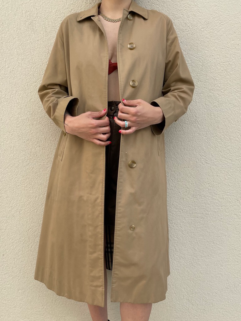 Vintage Belt-less Burberry Trench — O D S